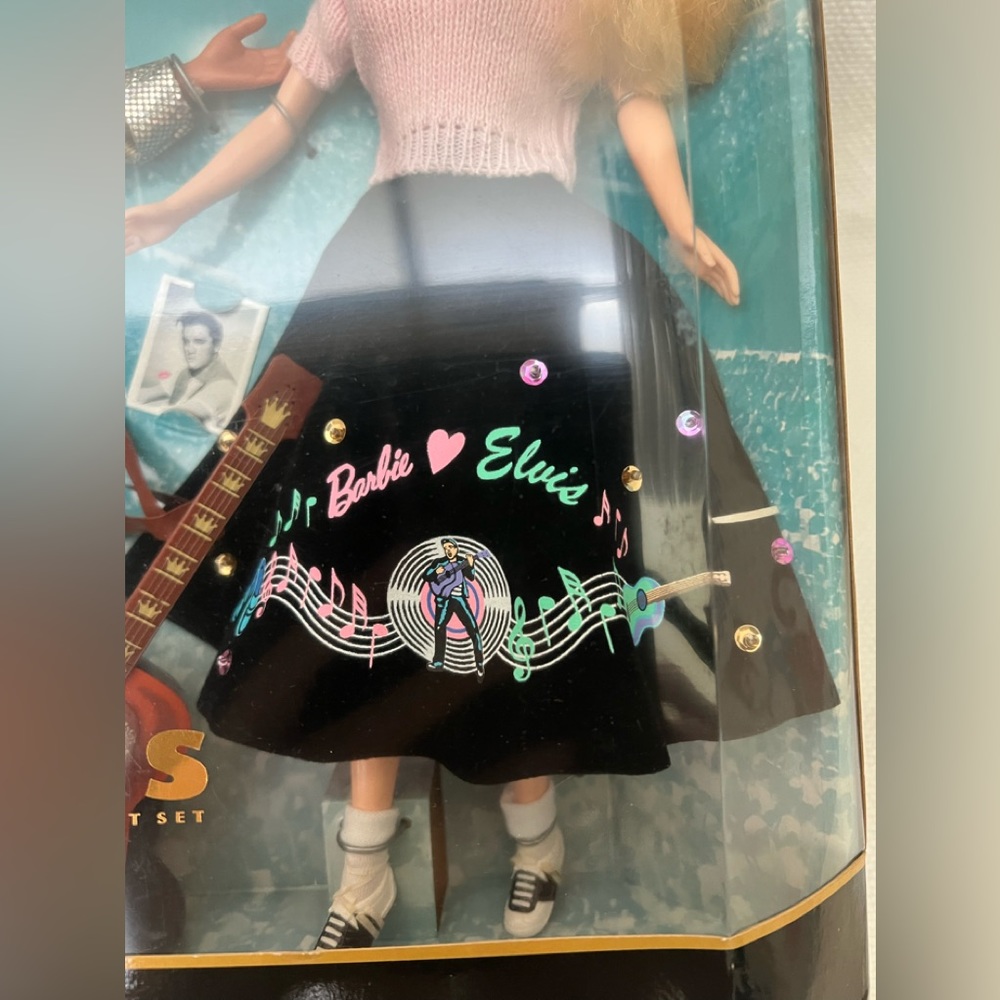 1996 Barbie Loves ELVIS Gift Set Beautiful Barbie & ELVIS NRFB NIB - Picture 4 of 11